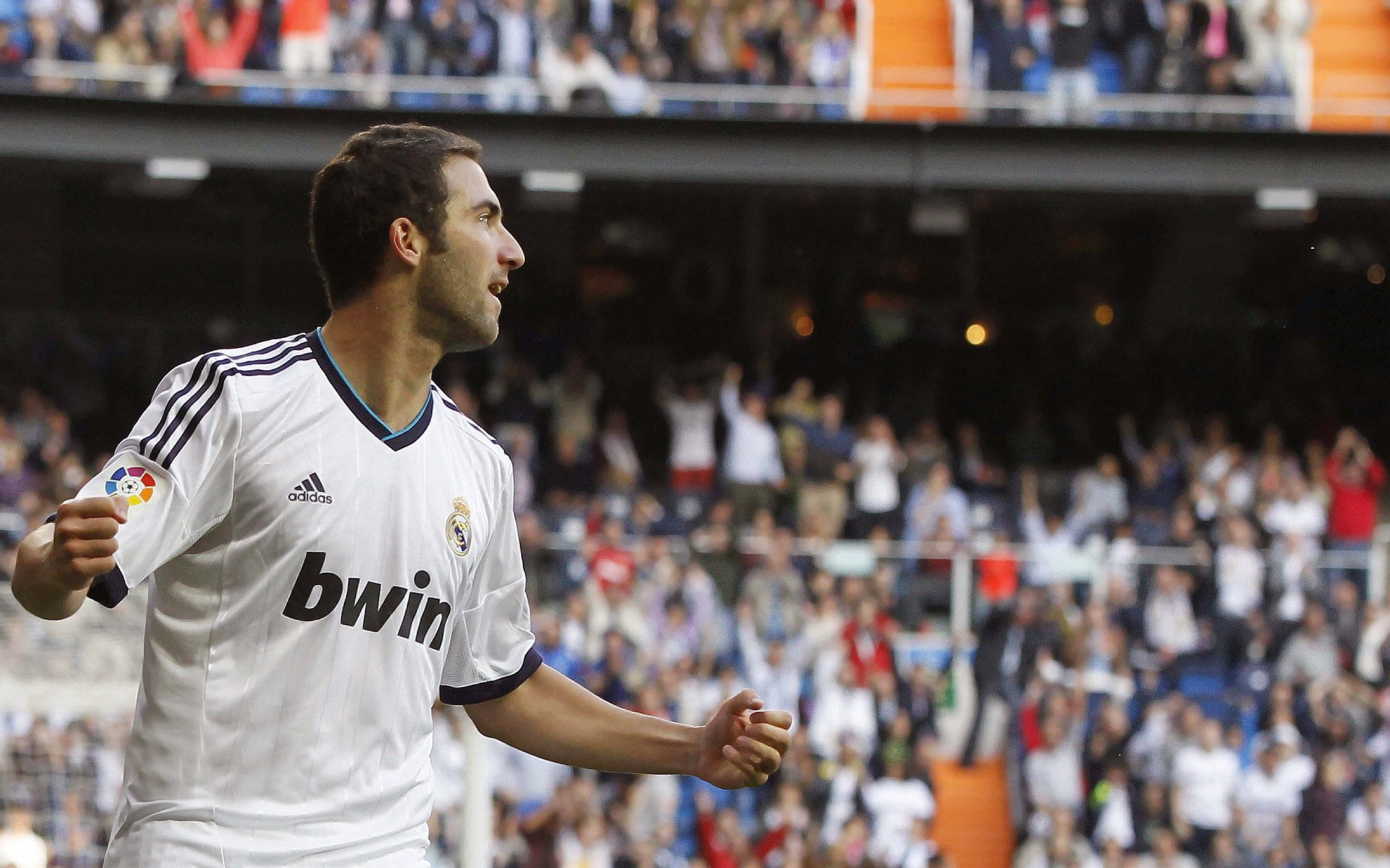 拜仁主场大胜，凭借进攻火力击败对手，拜仁精彩比赛